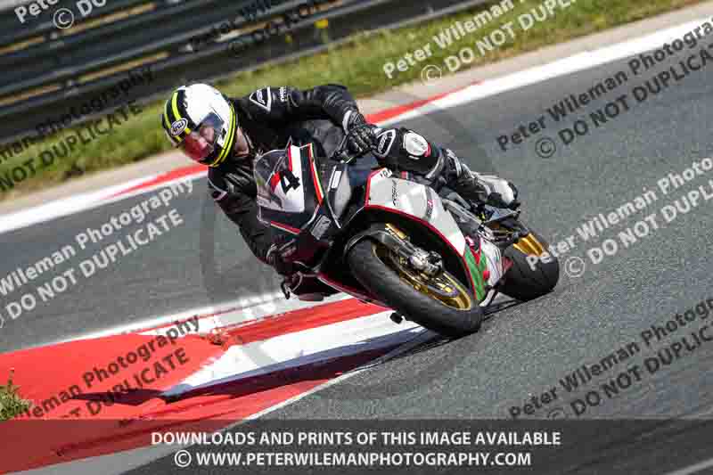 cadwell no limits trackday;cadwell park;cadwell park photographs;cadwell trackday photographs;enduro digital images;event digital images;eventdigitalimages;navarra;no limits trackdays;peter wileman photography;racing digital images;trackday digital images;trackday photos
